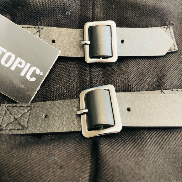 Hot Topic Black Pleated Buckle Skirt - NWT - Picture 3 of 5